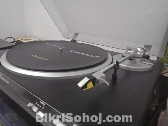 Technics Record Player Turntable